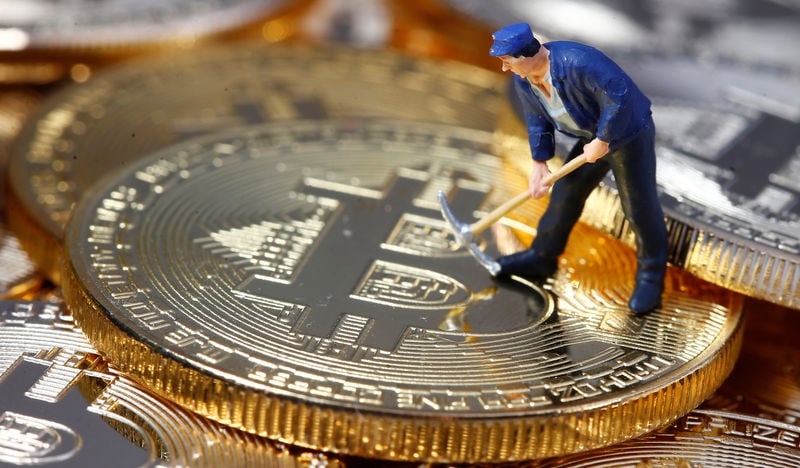 Bitcoin Falls, but Expert Sees Rebound on Horizon