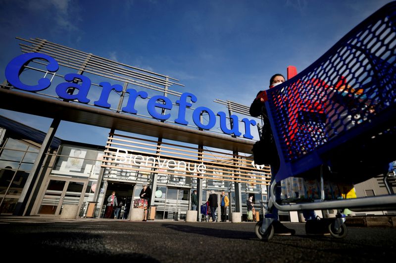 Carrefour CEO exploring options for consolidation -Le Monde