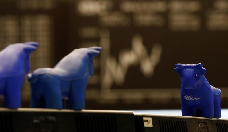 European Stocks Higher; BT Group Struggles Over Investment Worries
