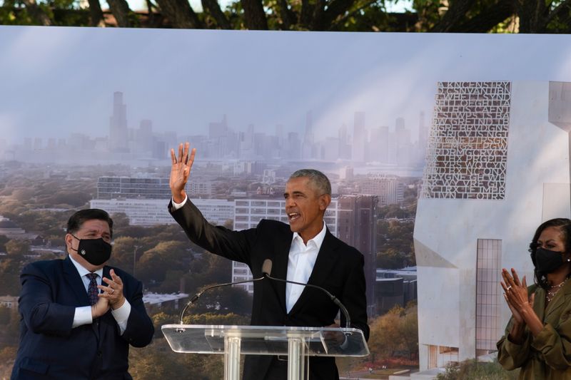 Obama holds groundbreaking ceremony for presidential center in Chicago
