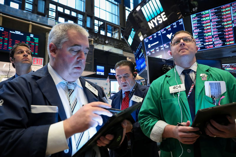 S&P 500 Turns Negative as Tech, Energy Weigh