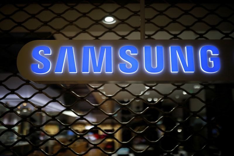 Samsung in talks with Tesla to make next-gen self-driving chips -Korea Economic Daily