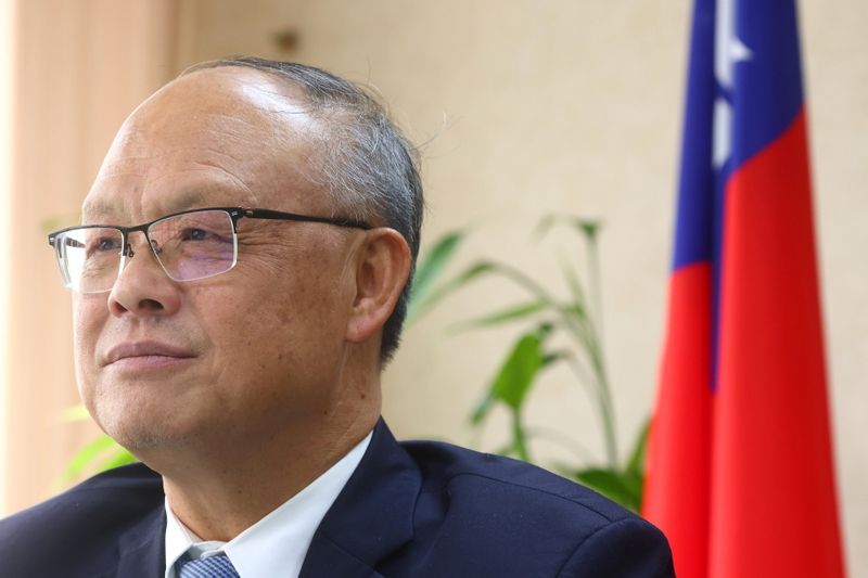 Taiwan says 'risk' to its trade pact application if China joins first