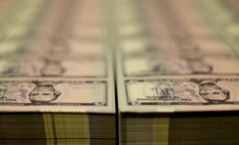 U.S. household wealth rose to record $141.7 trillion in Q2, Fed says