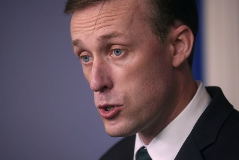 White house said top aide planned to discuss oil prices with Saudi Arabia
