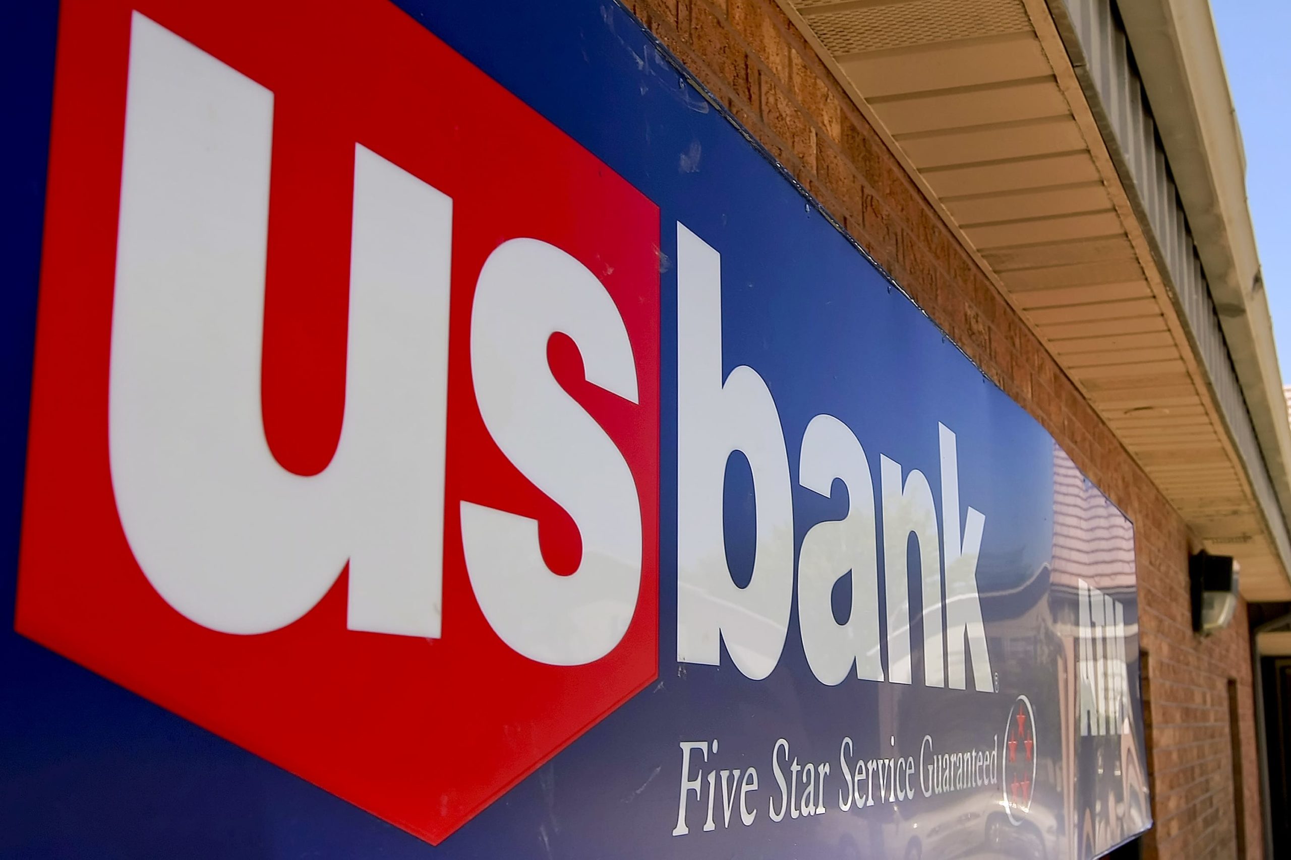 US Bank launches service as institutions race to cater to crypto demand