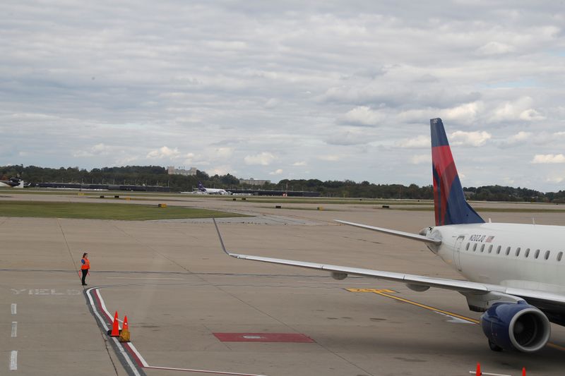 Airlines seek urgent U.S. action to address Russia overflight rights -letter