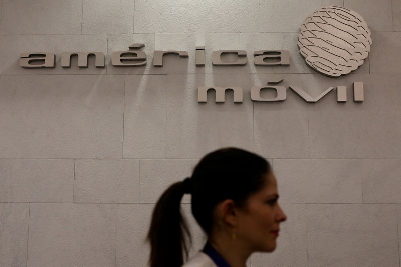 America Movil Q3 net profit dips to 15.8 billion pesos