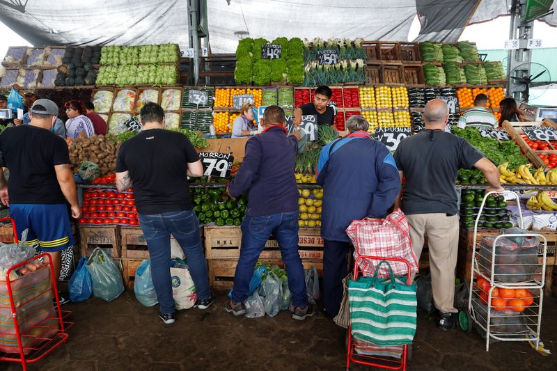 Argentina food chamber knocks back government prize freeze plan