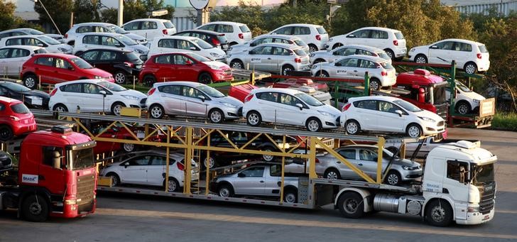 Auto retailer Lithia Motors profit nearly doubles as lower supplies keep prices high