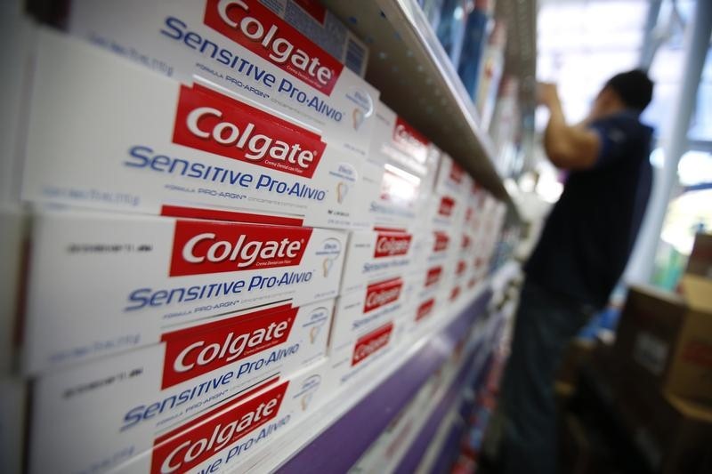 Colgate Falls as It Forecasts Weaker Margins, EPS at Lower End
