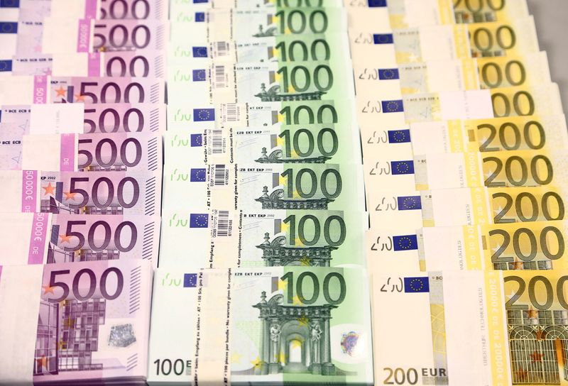 Croatia's right-wing eurosceptics seek referendum on euro adoption