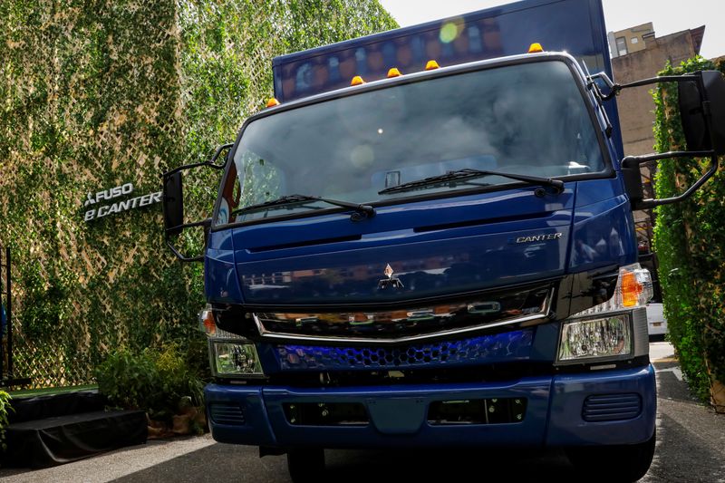 Daimler shareholders vote in favour of truck division spinoff
