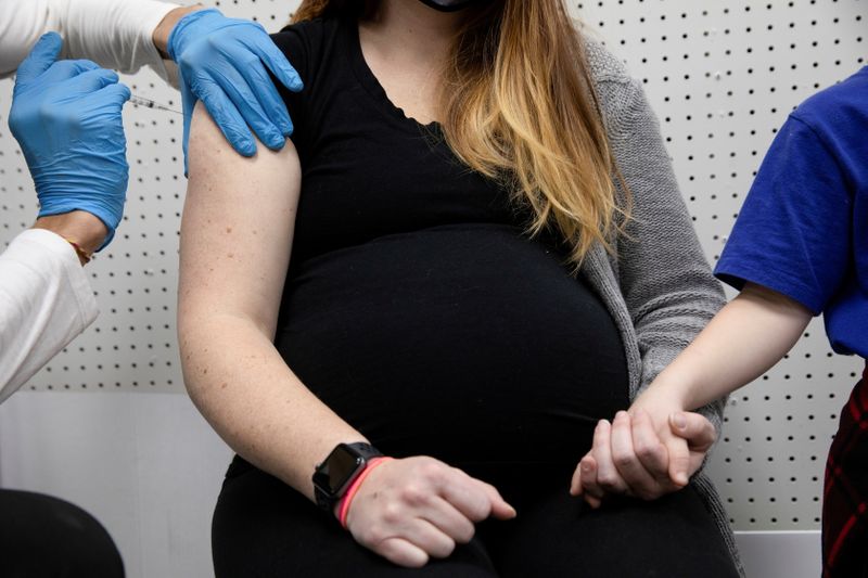 Delta increases COVID-19 risks for pregnant women; Pfizer/BioNTech vaccine antibodies gone by 7 months for many