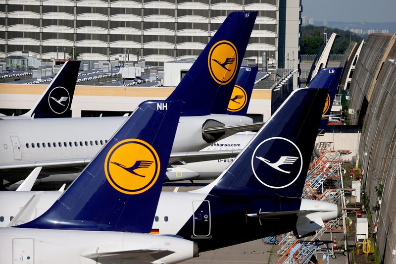 EU court backs Lufthansa, easyJet deals over Air Berlin assets