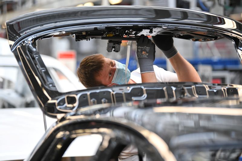 Exclusive-Germany cuts GDP growth forecast to 2.6% for 2021, lifts 2022 estimate to 4.1%
