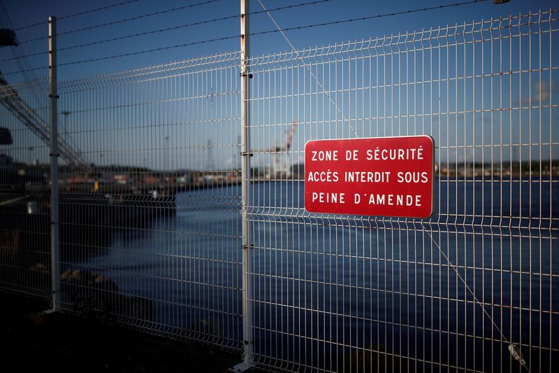 France seizes a British trawler as fishing licence row heats up