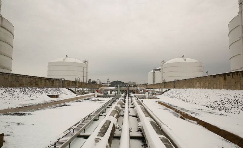 Analysis: Global natgas price surge looms for United States this winter