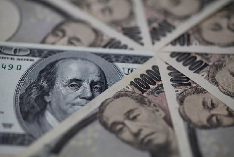 Japanese insurers cautious on foreign govt bonds, shrug off dollar rally