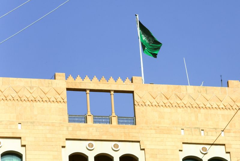 Lebanon says government can't afford to resign as Saudi rift widens