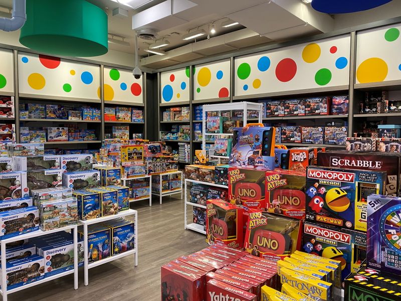 Pandemic-related delays force retailers to tweak holiday messages