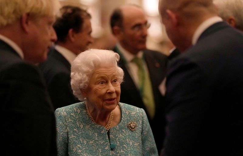Queen Elizabeth told to rest by doctors - Palace