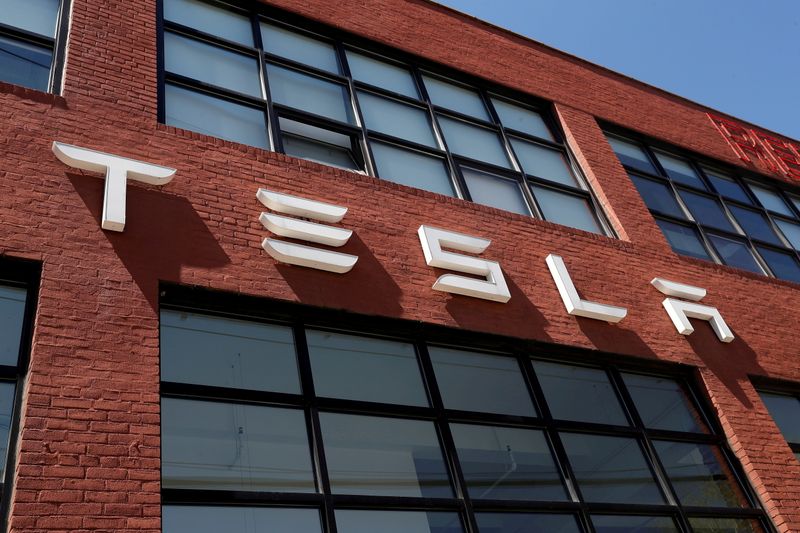 Shareholder support rises for arbitration review at Tesla
