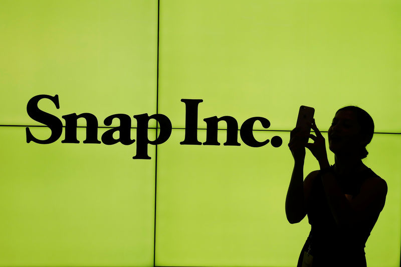 Snapchat Stock Falls Ahead of Earnings But KeyBanc Ups Price Target