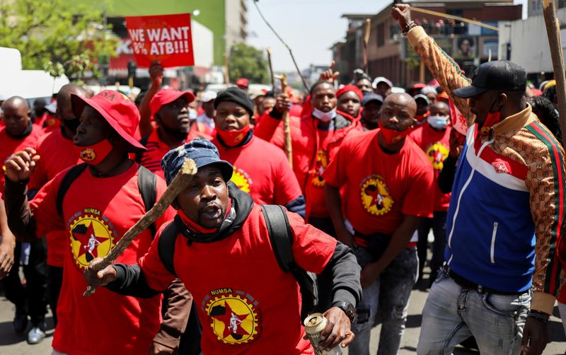 South African union accepts wage offer, paving way for strike to end