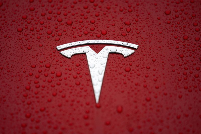 Tesla board member sells shares worth $200 million after stock bump -filings