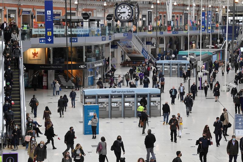 UK pay awards set to regain pre-pandemic pace - XpertHR
