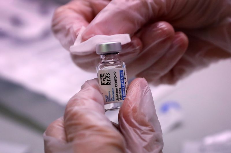 U.S. FDA advisers to vote on J&J vaccine booster