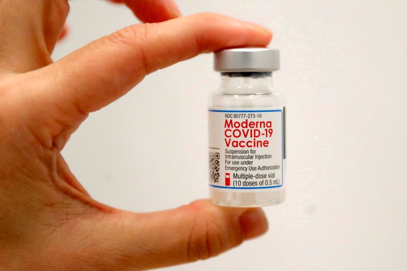 U.S. FDA clears Moderna and J&J boosters, backs 'mix-and-match' strategy