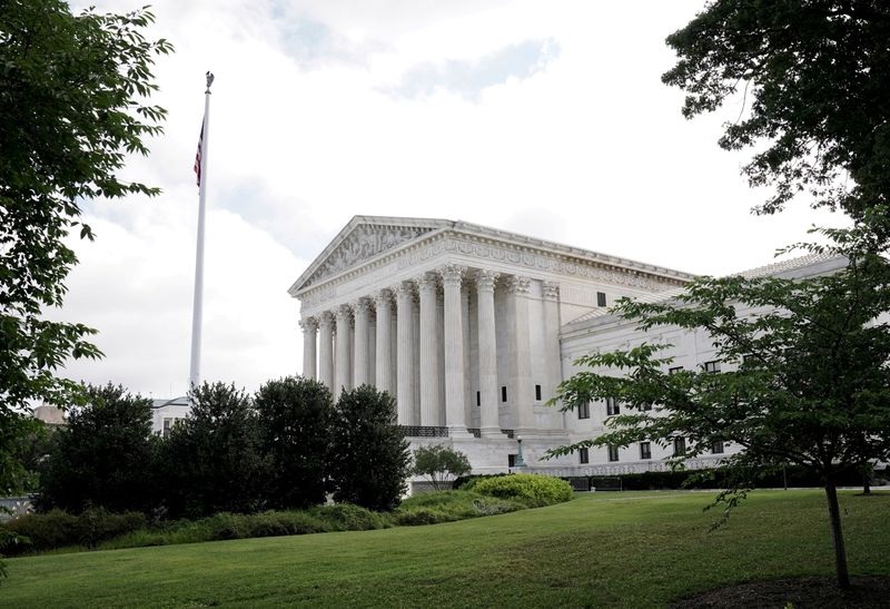 U.S. Supreme Court again protects police accused of excessive force