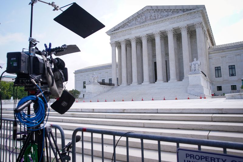 U.S. Supreme Court weighs Kentucky official's bid to defend abortion law