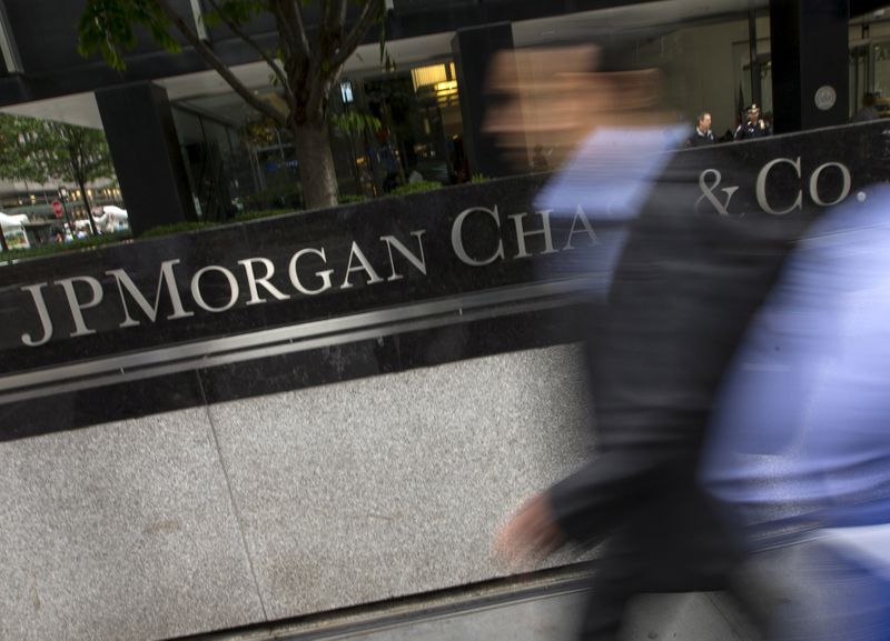 U.S. banks see wealth management boom on borrowing, new assets