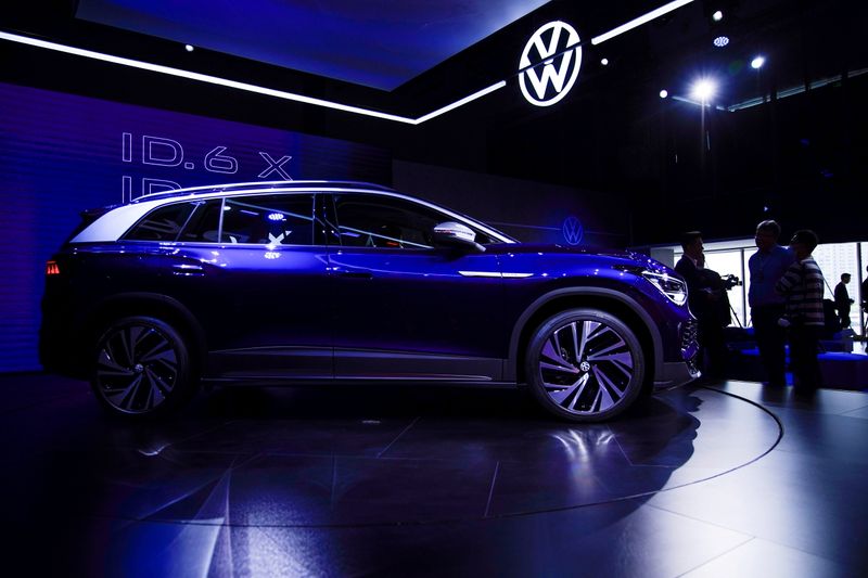 Volkswagen labour leader lashes out at CEO ahead of board meeting