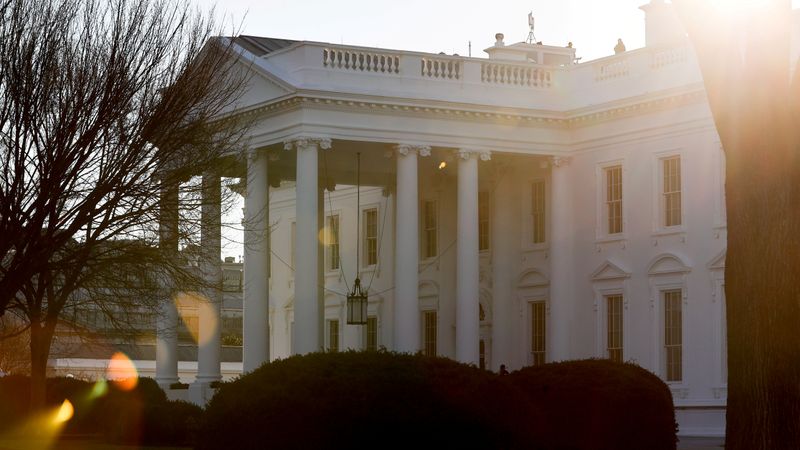 White House asks U.S. oil-and-gas companies to help lower fuel costs -sources