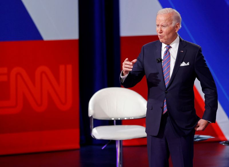White House repeats no Taiwan policy change; experts see Biden gaffe