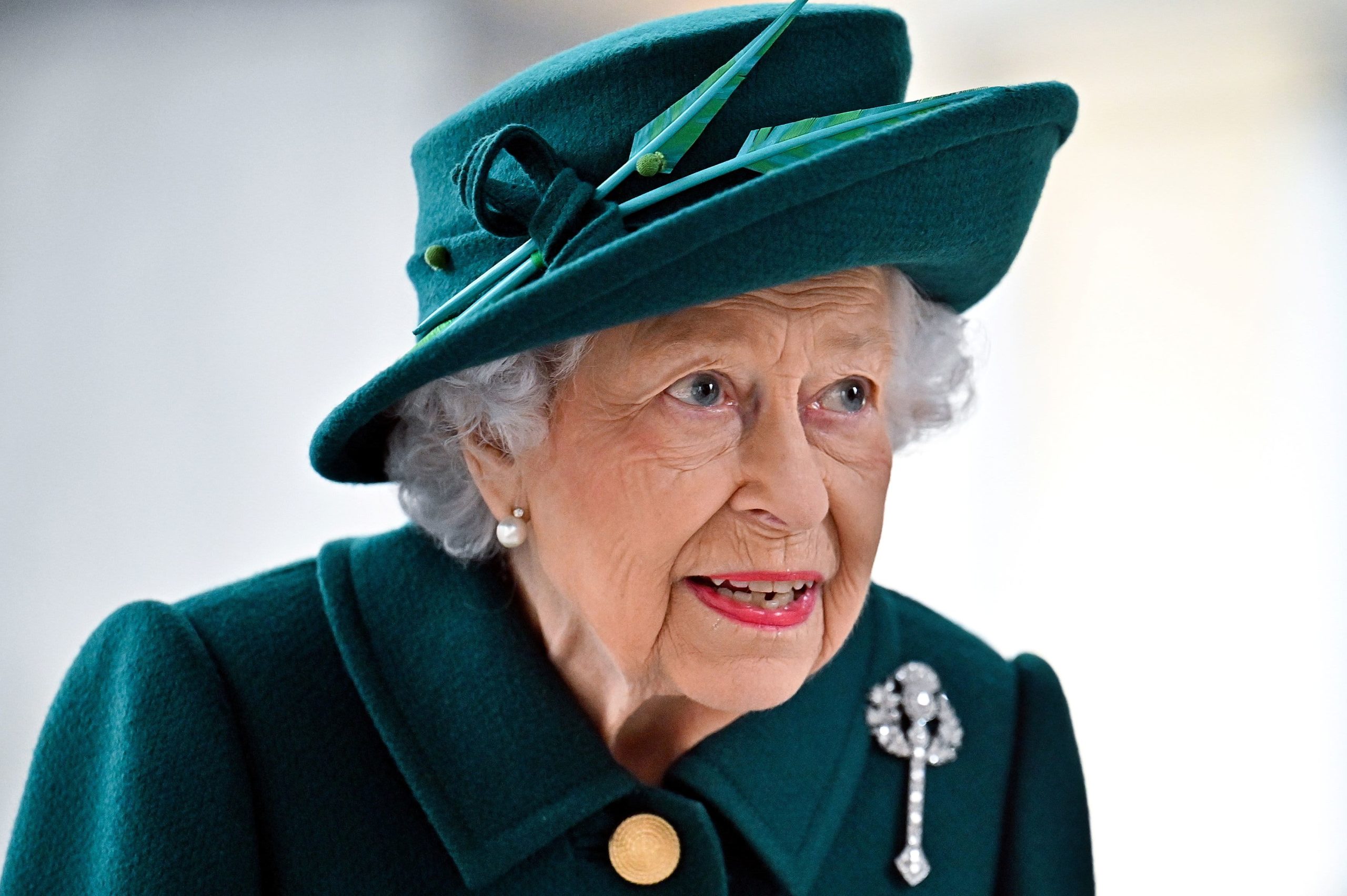 UK’s Queen Elizabeth to miss Cenotaph service due to back sprain