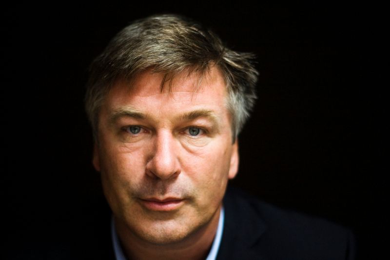 Alec Baldwin posts crew member comments disputing 'chaotic' movie set