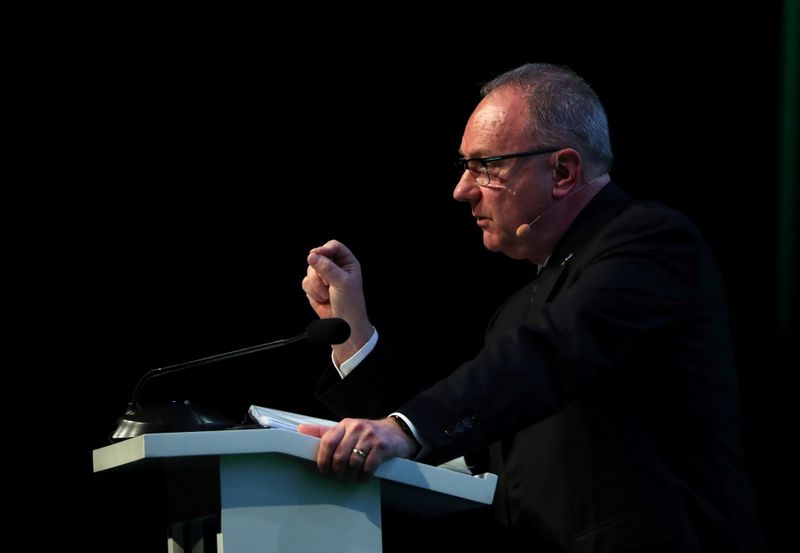 Anglo CEO expects investor support for plan to keep 'met' coal