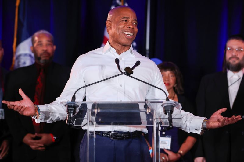 As New York mayor, Eric Adams aims to reset ties with business community