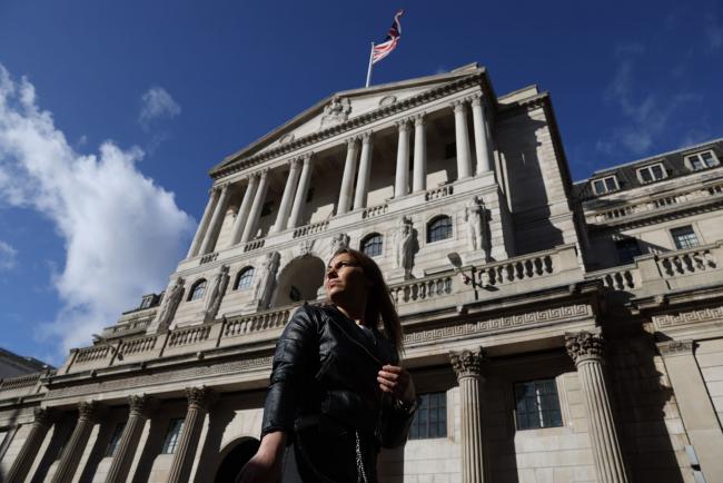 Bank of England Defies Markets by Keeping Interest Rates on Hold