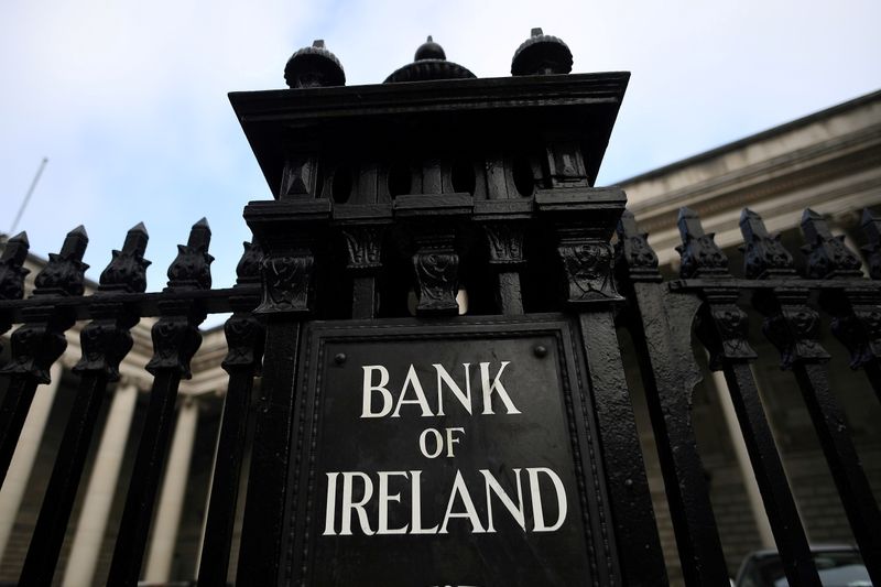 Bank of Ireland share sale extended, state recoups 249 million euros