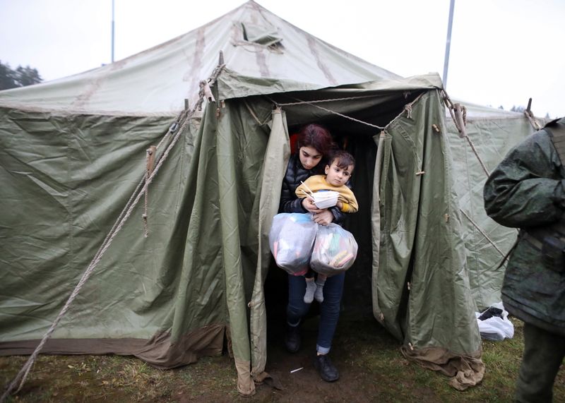 Belarus says it does not want confrontation, wants EU to take migrants