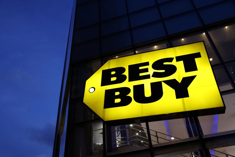 Best Buy forecasts holiday-quarter comparable sales below estimates