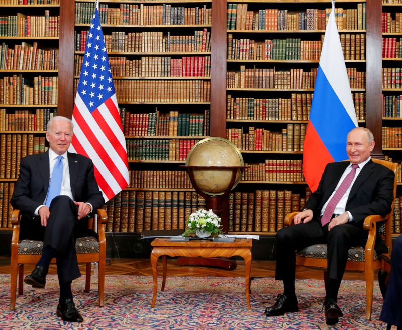 Biden, Putin may meet for talks in person in early 2022 - Kommersant
