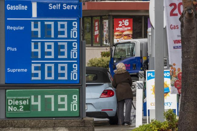 California Pump Prices Rise to Record Before Thanksgiving Break