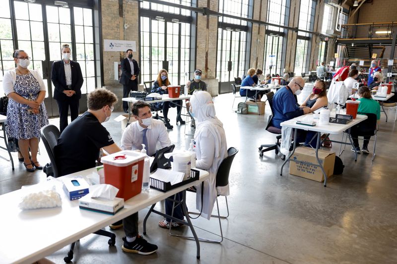 Canadian employers shed unvaccinated workers, labor lawyers in demand